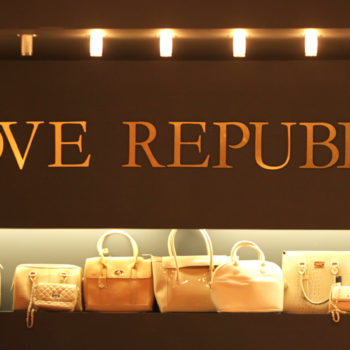 Рекламное оформление стойки рецепции Love Republic
